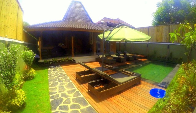 THE LAKSHMI THREE BEDROOM VILLA in GILI TRAWANGAN
