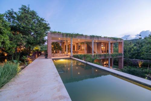 The Pondhouse in Buleleng