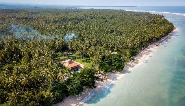 The surf villa in Ujung Bocur in South Pesisir
