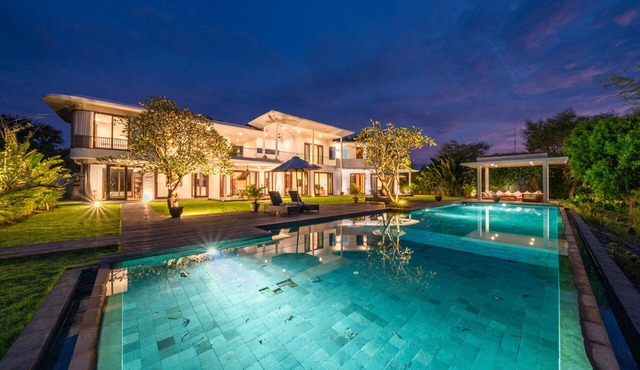 The Ultimate 5 Star Holiday Villa in Kabupaten Badung with Private Pool, Bali Villa 2097 in Bali