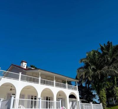The White House Puncak in Campaka