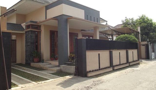 Three Bedroom House Near the City, Jogja in Yogyakarta