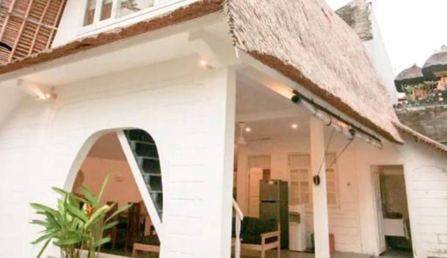 Tranquile and cozy 2 bedroom villa, 10 minute stroll away from Double Six beach in Bali