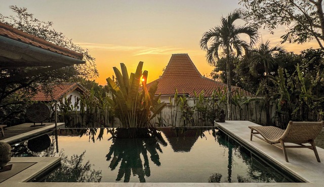 Tropical 2 BDR Joglo Villa Private Pool Heart of Uluwatu in pecatu