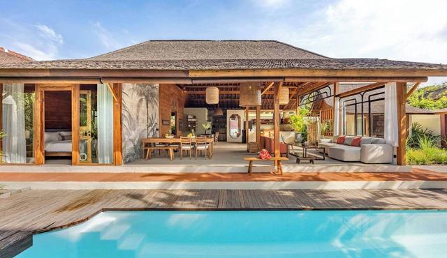 Tropical Complex Villas up to 16px Next To Seminyak in Kerobokan