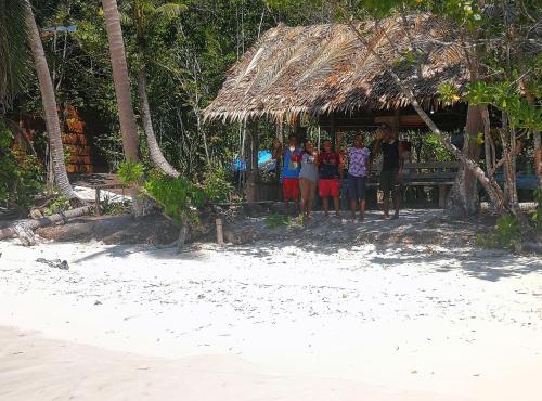 Turtle Dive Homestay in Kri