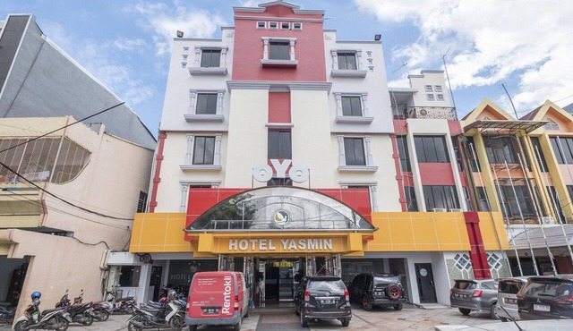 Twin Escape Near Losari Beach in Makassar