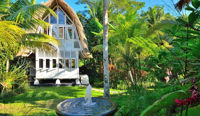 UBUD HONEYMOON VILLA With Private Pool | Honeymooner's Romance in the Ricefields in Melayang