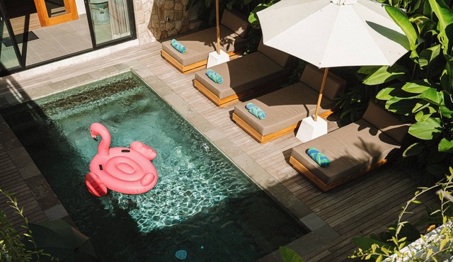 Urban Retreat-12 Bedroom Villa Complex Seminyak, Near Eat Street w Cook and Gym in Bali
