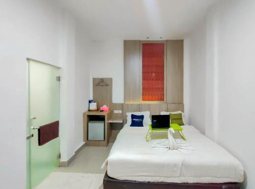 Urbanview Hotel Bagoes Sintang by RedDoorz in Sintang