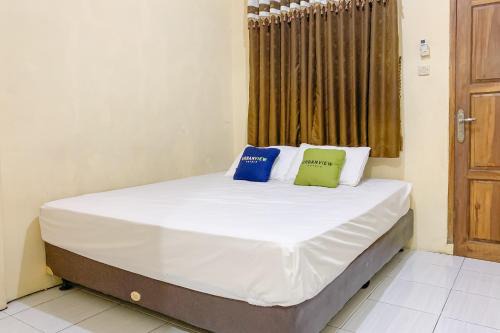 Urbanview Hotel Hikmah Syariah Majalengka in Cigasong