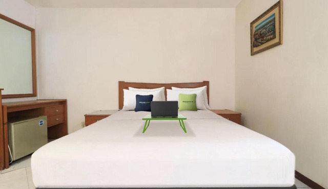 Urbanview Mroom PH Kemang in Jakarta