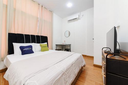 Urbanview near Mall Botania 2 in Batam Center