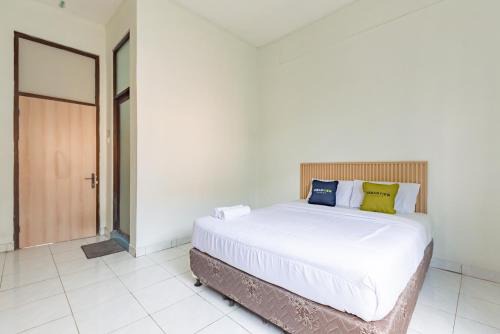 Urbanview Syariah Wisma Husada Kalibanteng in Semarang