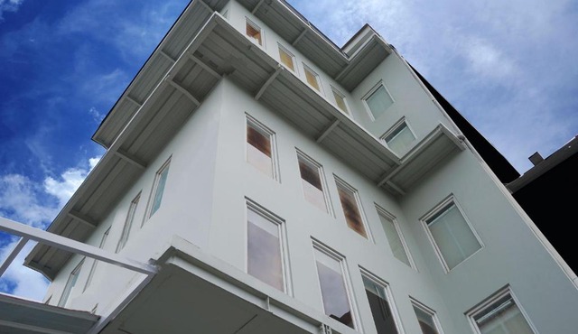 UROOMS Senayan in Jakarta