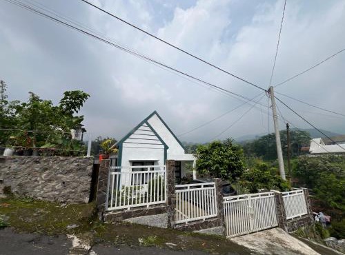 Uthe House in Pacet