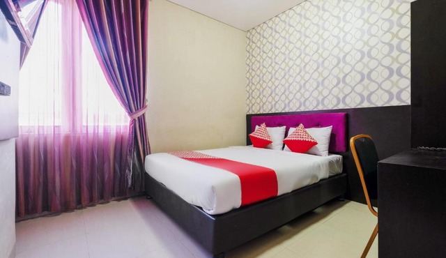 Vaccinated Staff - Capital O 3380 Erin Int Hotel in Makassar