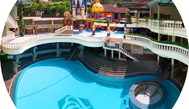 Vanda Gardenia Hotel & Resort in Trawas