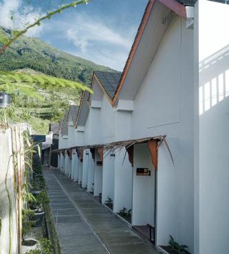 Verandah Glamping Villa Mangli in Prampelan