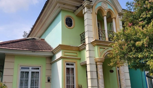 Villa Alaska Kota Bunga in Jawa Barat