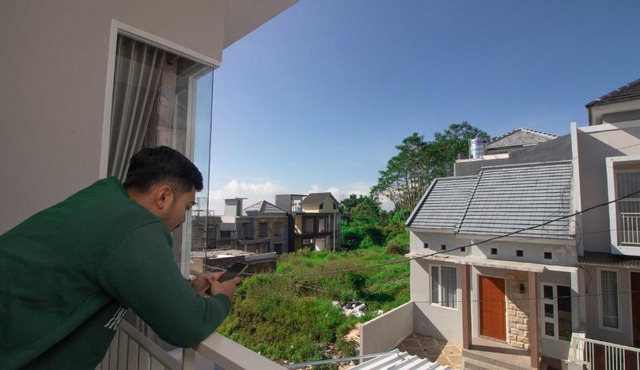 Villa Alpine 5 Bedroom with Mountain View in Batu