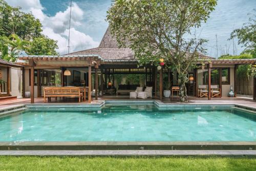 Villa Amore - Elegant 4-br Villa close to the beach in Canggu