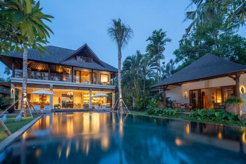 Villa Asmara Cemagi - Fully Staffed Peaceful Beachside Villa in Tanah Lot
