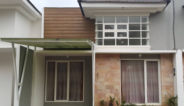 Villa Asri Batu Malang in Batu