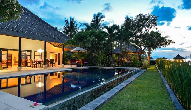 Villa Branie - Beach front Private Villa in North Bali in Seririt