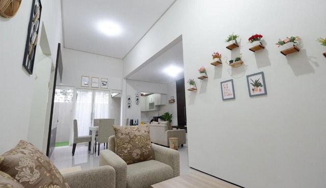 Villa Brassia - 3 Bedrooms in Dinoyo