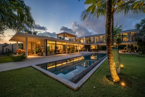 Villa Bull House Amazing 6 bedrooms contemporary villa in Seminyak in Seminyak