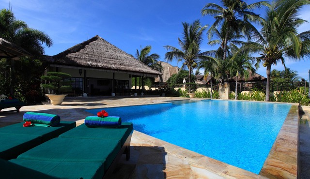Villa Bunga Melati - Bali Holiday Villa at the beach in Dencarik