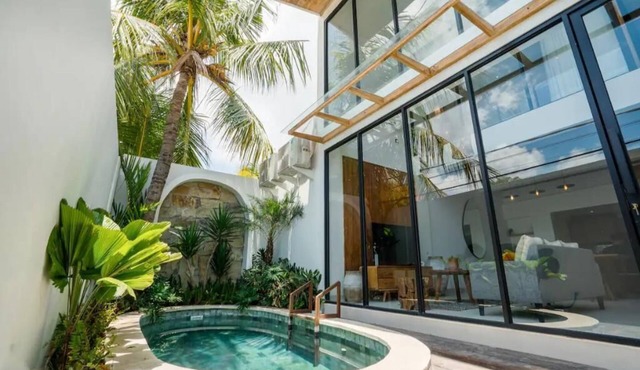 Villa Casa Goya - Designer Villa Near The Beach in the heart of vibrant Legian in Kuta
