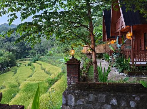 Villa Hening Senja Borobudur in Kayuares