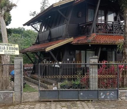 villa kayu argapuri resort ciwidey in Pengalengan