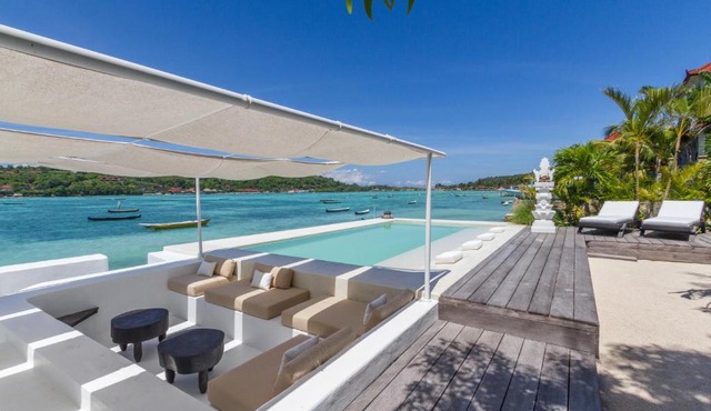 Villa Lagoon - Elegant & Absolute BeachFront in Nusa Ceningan in Nusa Lembongan