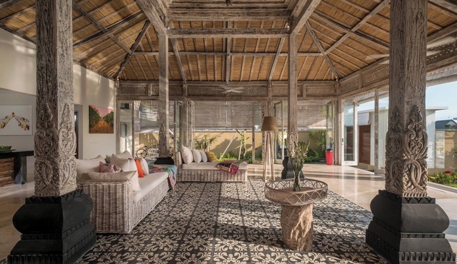 Villa Manggala | Tropical 3BR Private Pool Villa near Berawa Beach in Canggu