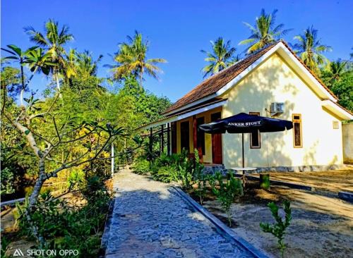 Villa Mertua Pulau Merah in Pasanggaran