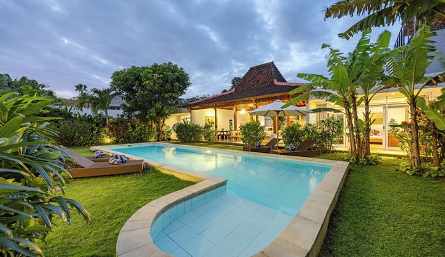 Villa Mitsouko 800m Batubelig beach 5mn Seminyak in Seminyak