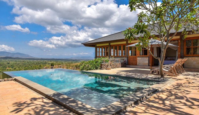 Villa Naga, Private Villa With Large Infinity Pool And Spectacular Views in Sumberkima