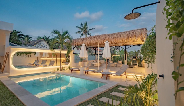Villa Nair NEW stylish 3BR Canggu with large pool, projector & green field view in Bali
