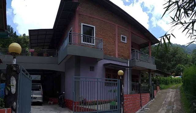 Villa near from waterfall in Bogor