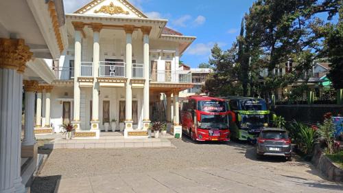 Villa Royal Alamanda in Sukapura