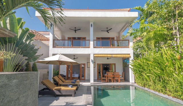 Villa Royal Lovina - New Brand Luxury Private Beachfront Villa in Buleleng