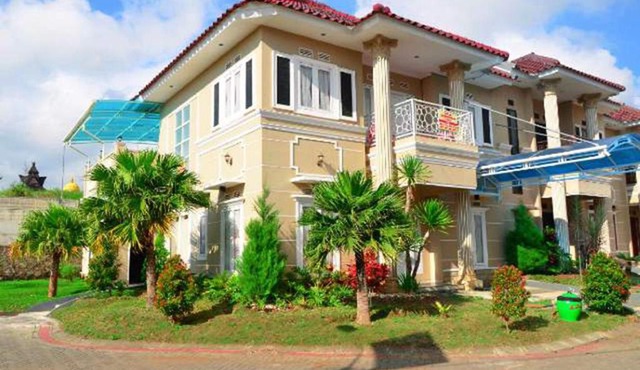 villa sakura in Batu