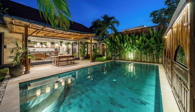 Villa Sarong 2 Chic 2BR Boho Villa: Prime Central Location in Seminyak