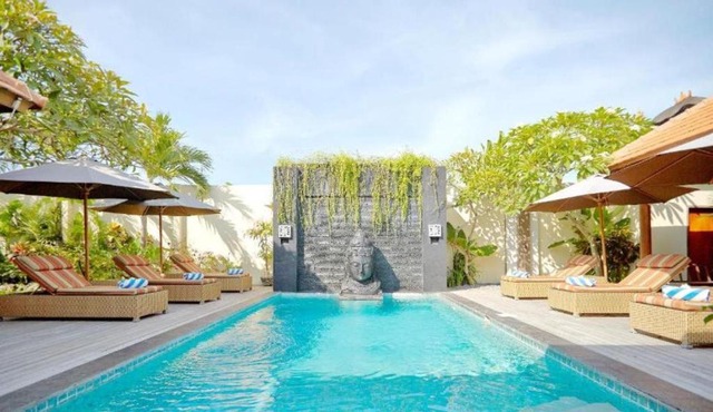 Villa Seriska Dua Sanur, Spacious 4BR Private Pool Villa with Private Cook, Spa & Tour in Sanur