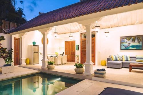 Villa Sintra - 2 BR luxury in tranquil location, walk to beach in Seminyak