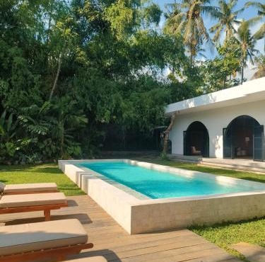 Villa Sungai 3BR in Havana Complex, Need more space for your group, Villa Cactus, just next door, offers 3 more bedrooms with a private pool, book both villas together for up to 12 guests in one peaceful setting in Lovina