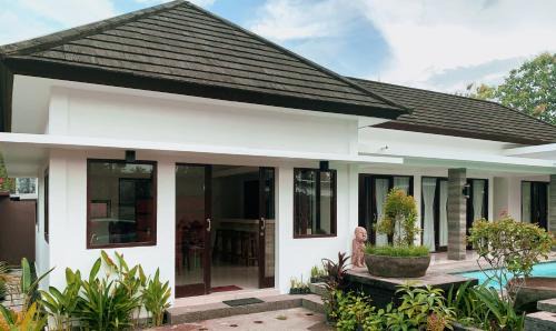 Villa Taloka in Montongbuwoh